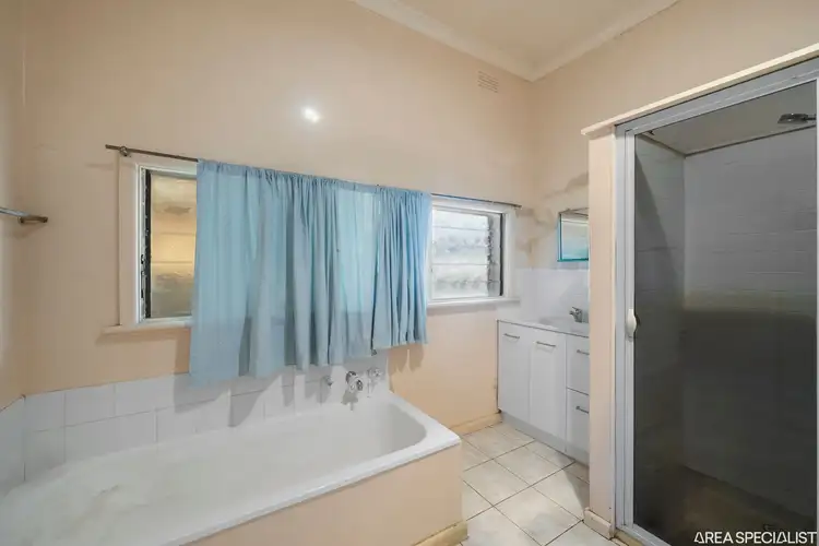 Sixth view of Homely house listing, 2 Dainton Street, Shepparton VIC 3630