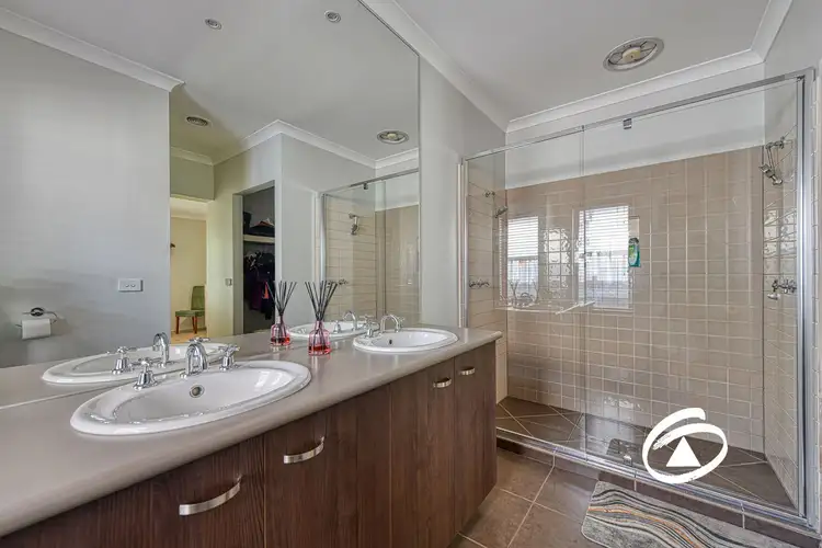Fifth view of Homely house listing, 7 Mikasa Place, Pakenham VIC 3810