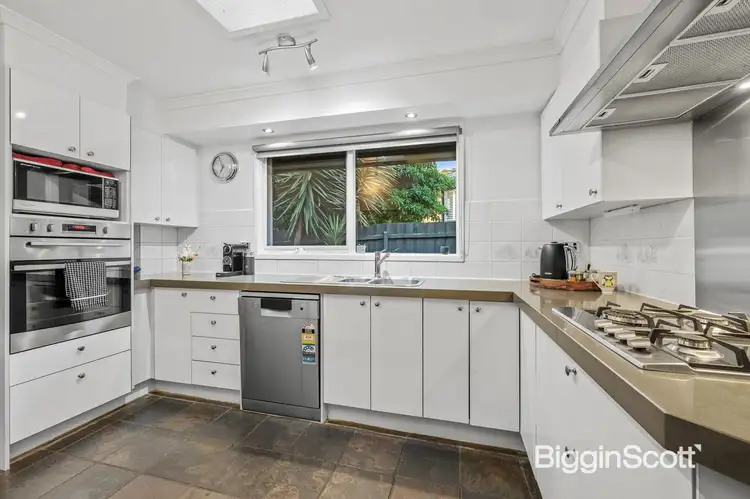 Fifth view of Homely house listing, 10 Hamilton Court, Watsonia North VIC 3087