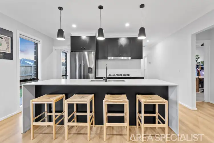 Fifth view of Homely house listing, 2 Matador Way, Cranbourne South VIC 3977