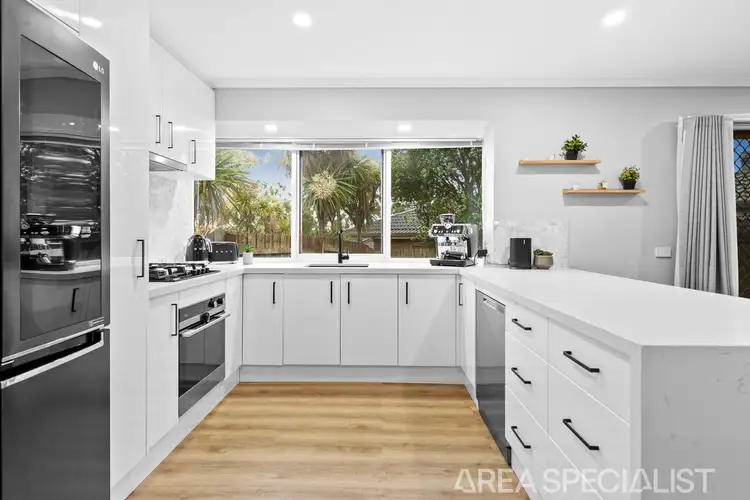 Sixth view of Homely house listing, 4 Airlie Court, Langwarrin VIC 3910