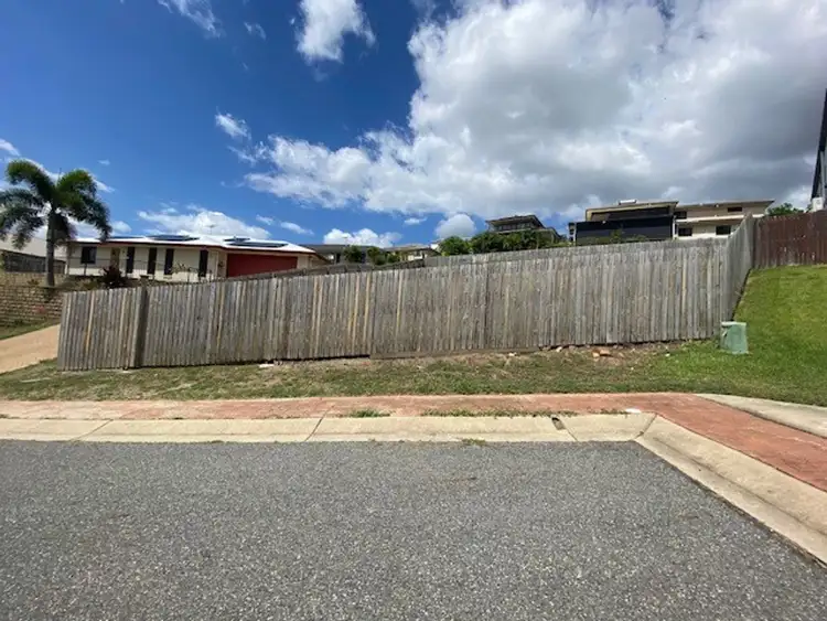 5 Foale Court, Kawana QLD 4701