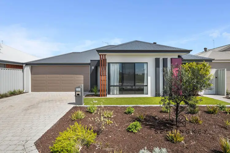 5 Calvera Gardens, Piara Waters WA 6112