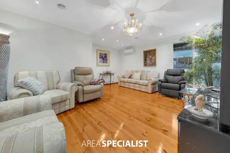 Second view of Homely house listing, 1/7 Franleigh Drive, Narre Warren VIC 3805