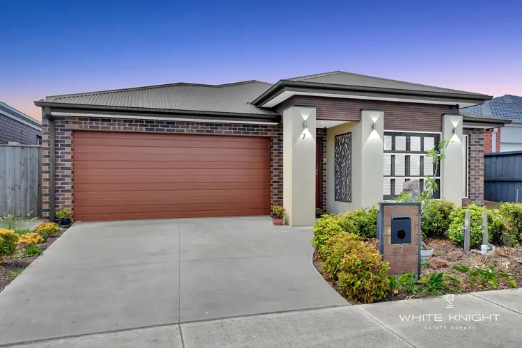 7 Oakbridge Street, Weir Views VIC 3338