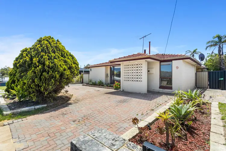 9 Macedon Place, Craigie WA 6025