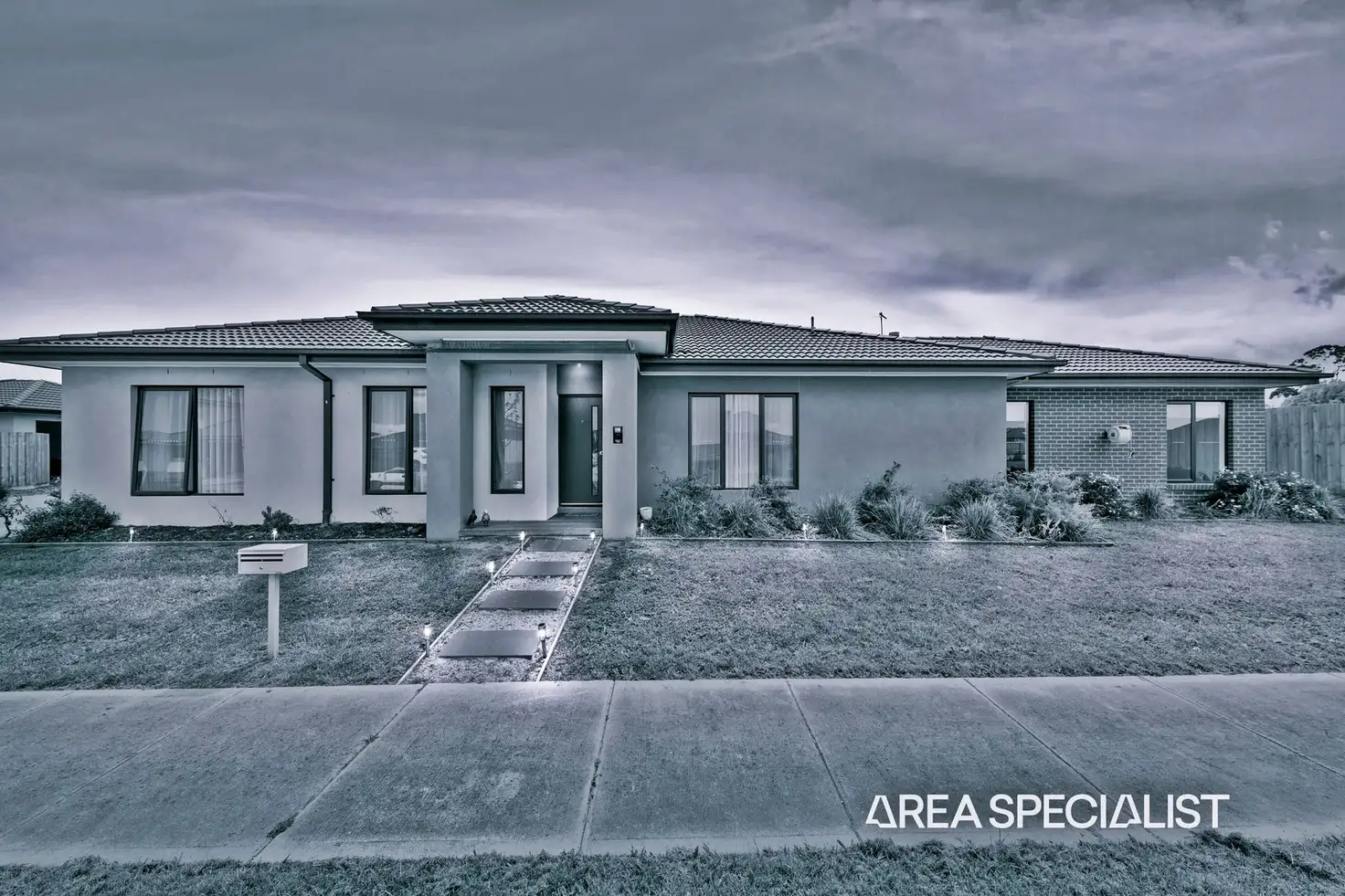 Main view of Homely house listing, 2 Bambury Close, Koo Wee Rup VIC 3981