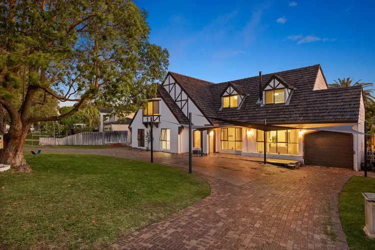 18 Nardina Crescent, Dalkeith WA 6009