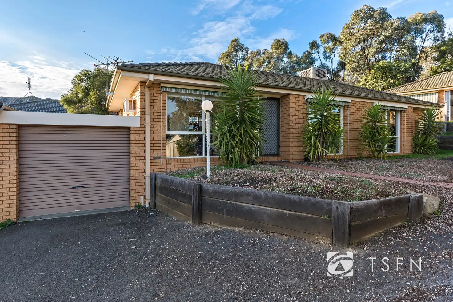 Main view of Homely unit listing, 2/13 Proud Terrace, Flora Hill VIC 3550