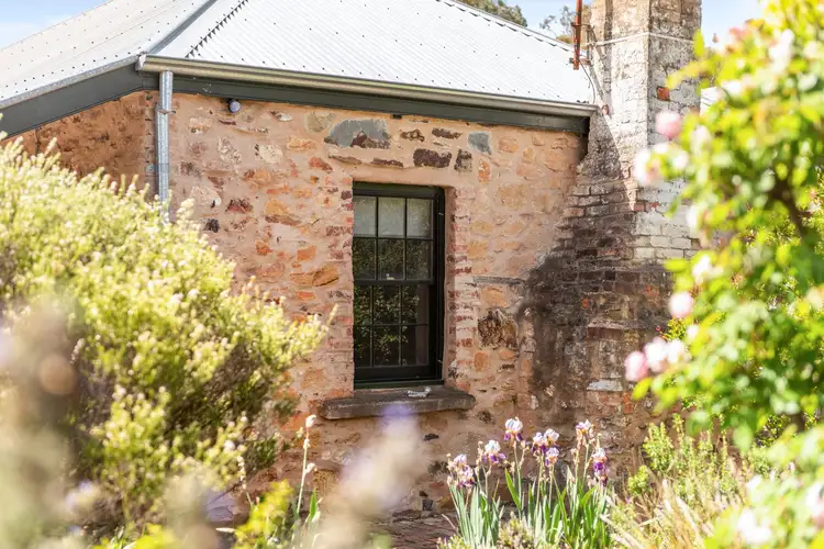 9 Happy Valley Road, West Bendigo VIC 3550