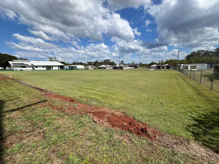 176 Station Road, Horton QLD 4660