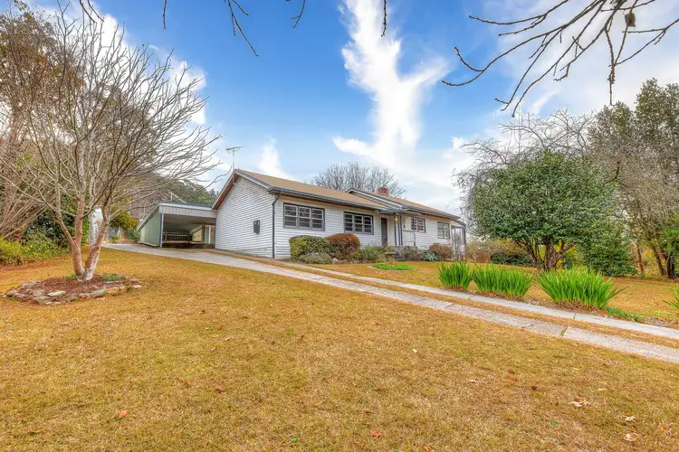 3 Sommer Avenue, Bright VIC 3741