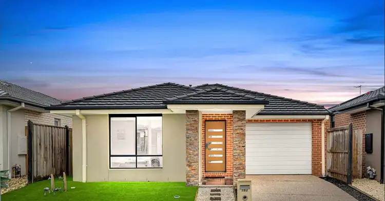102 Athletic Circuit, Clyde VIC 3978