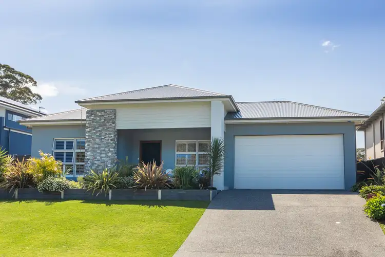 16 Wuru Drive, Burrill Lake NSW 2539