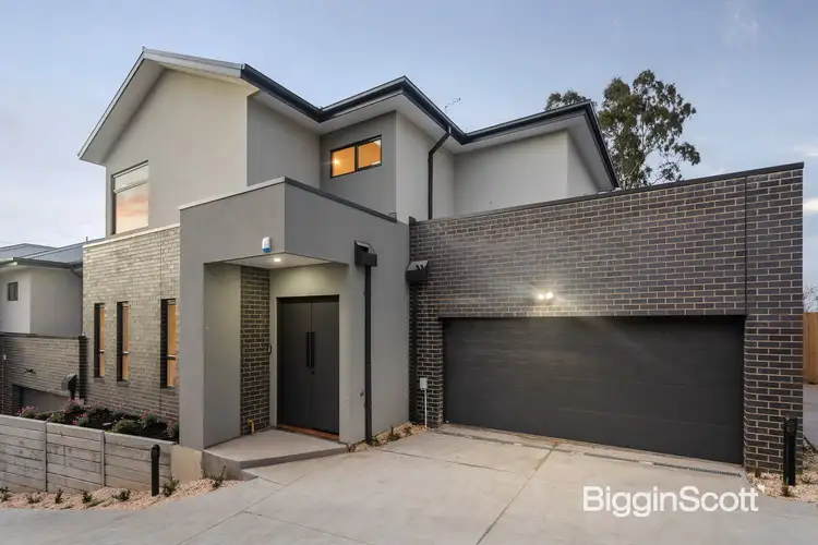 2/102 Rose Avenue, Templestowe Lower VIC 3107
