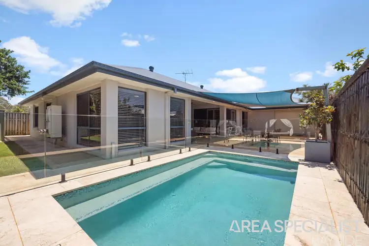11 Caswell Crescent, Redland Bay QLD 4165