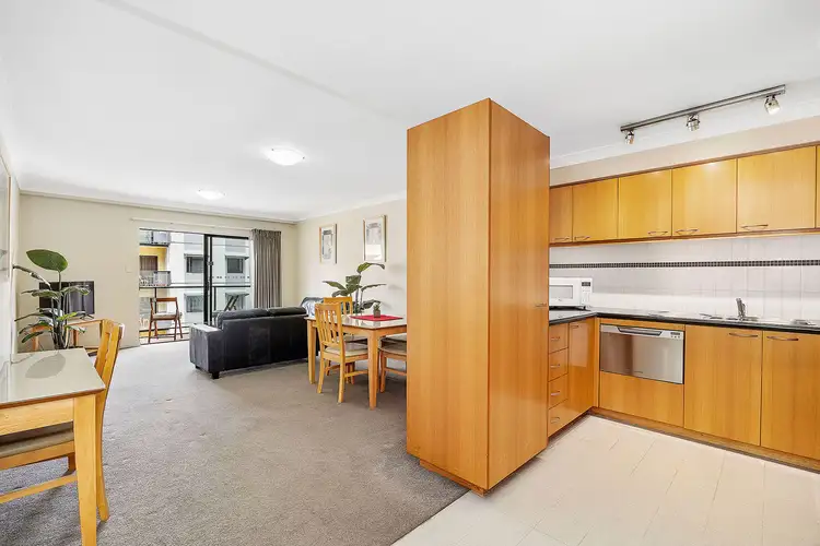 33/128 Mounts Bay Road, Perth WA 6000