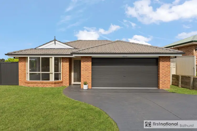 2 Oaklands Drive, Llanarth NSW 2795