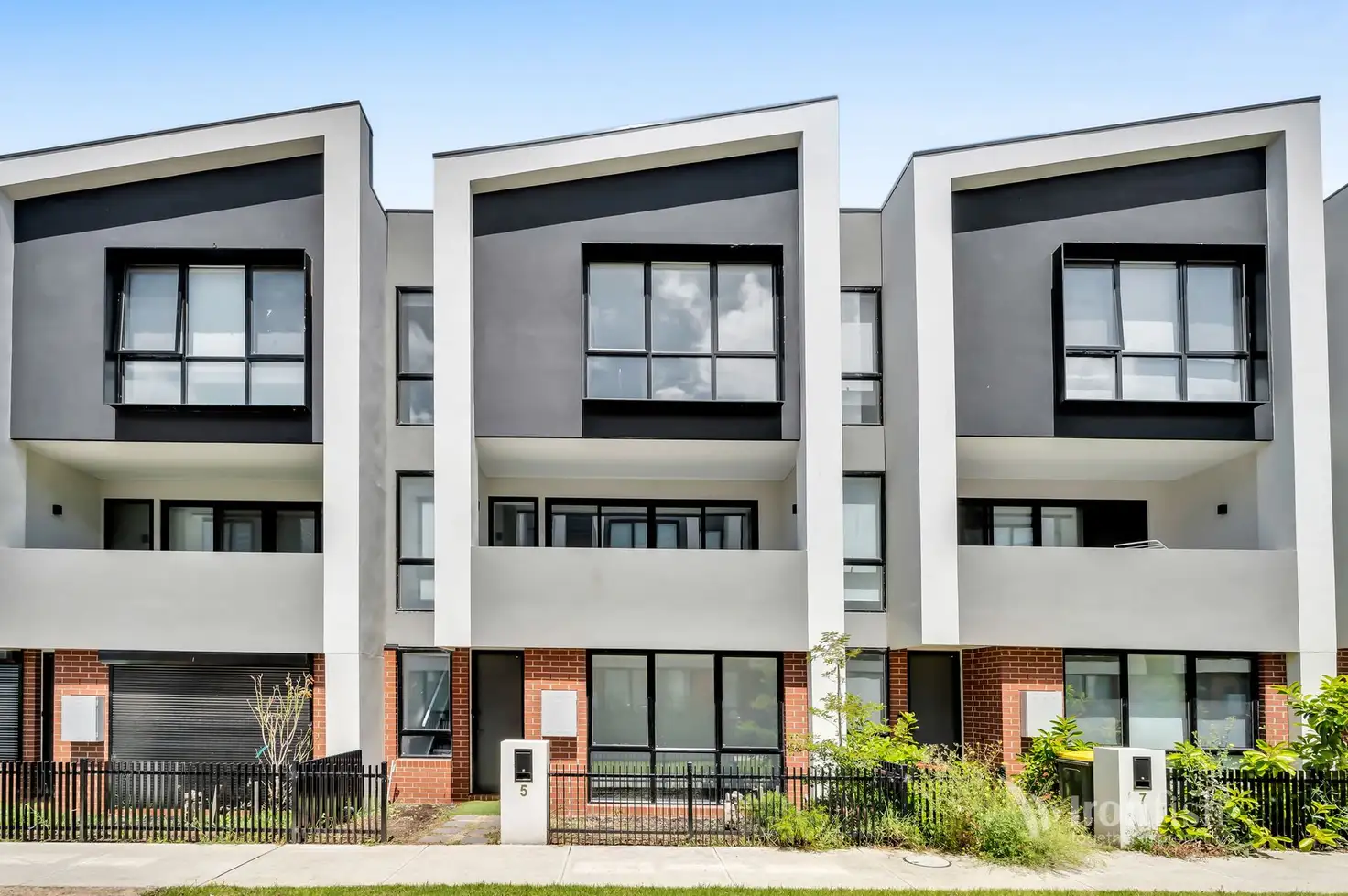 Main view of Homely townhouse listing, 5 Sykes Walk, St Albans VIC 3021