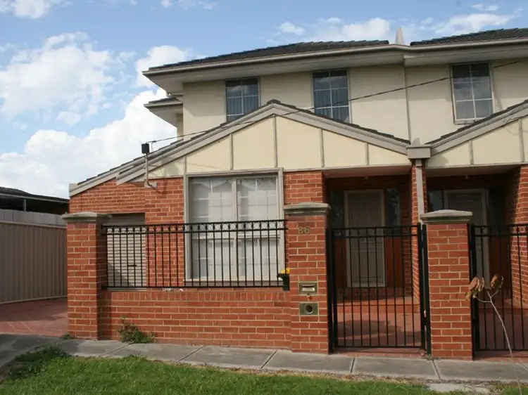 86 Dickson Street