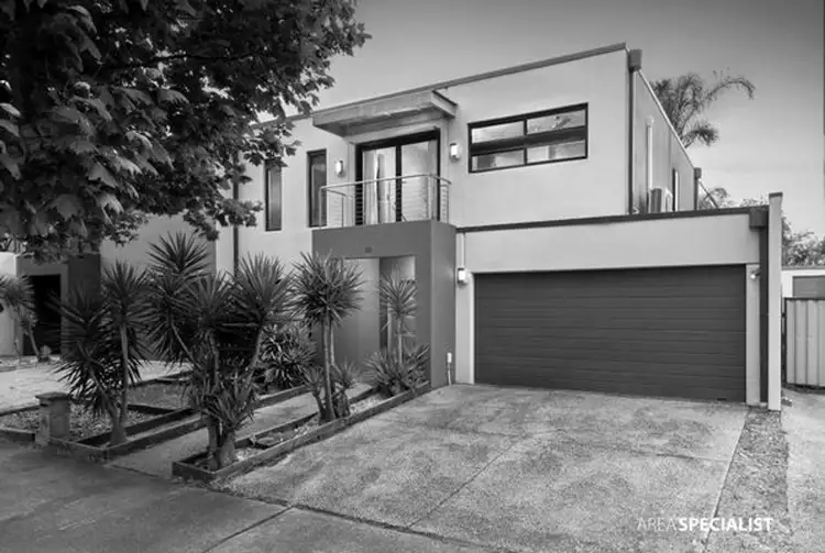 33 Lennon Boulevard, Point Cook VIC 3030