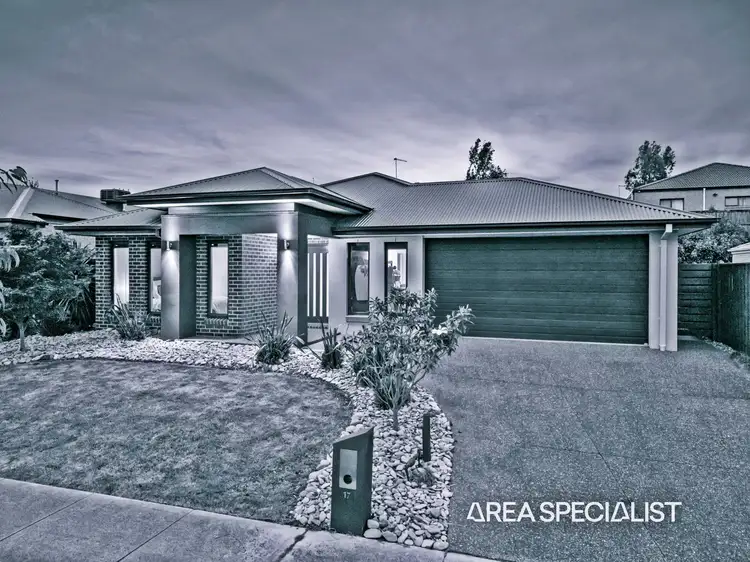 17 Viewgrand Drive, Pakenham VIC 3810