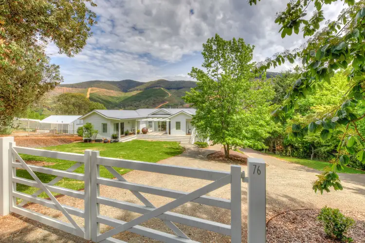 76 School Road, Wandiligong VIC 3744