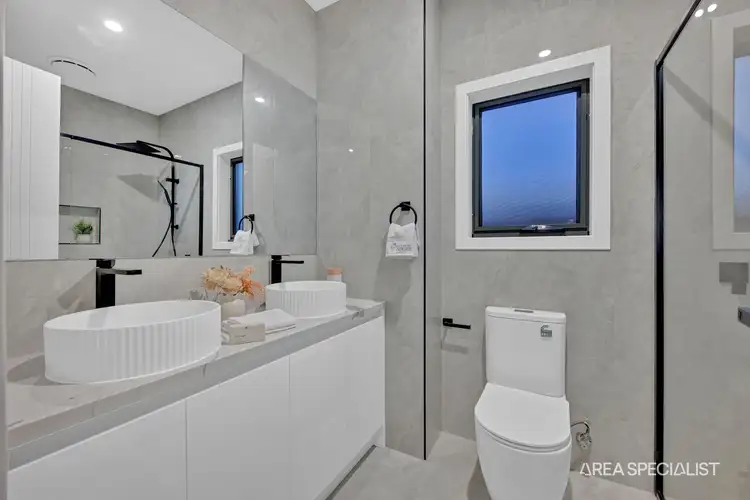 Fifth view of Homely house listing, 2 Vincenza Avenue, Truganina VIC 3029