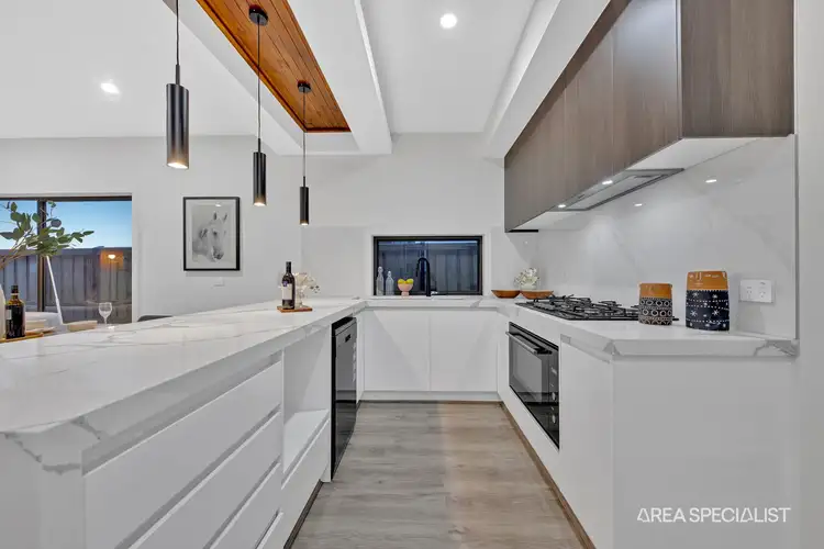 Sixth view of Homely house listing, 2 Vincenza Avenue, Truganina VIC 3029
