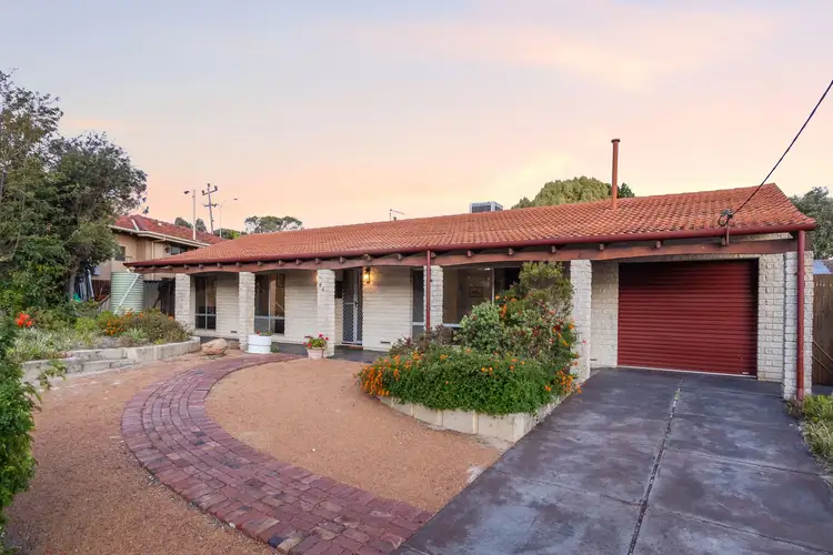 46 Solander Road