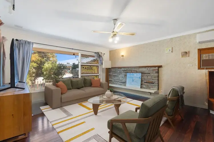 9 George Street, Kelmscott WA 6111