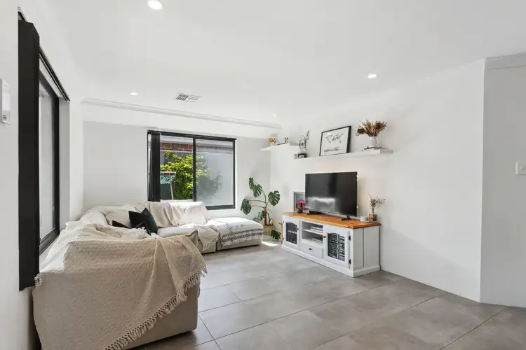 Third view of Homely house listing, 7 JONQUIL STREET, Eglinton WA 6034