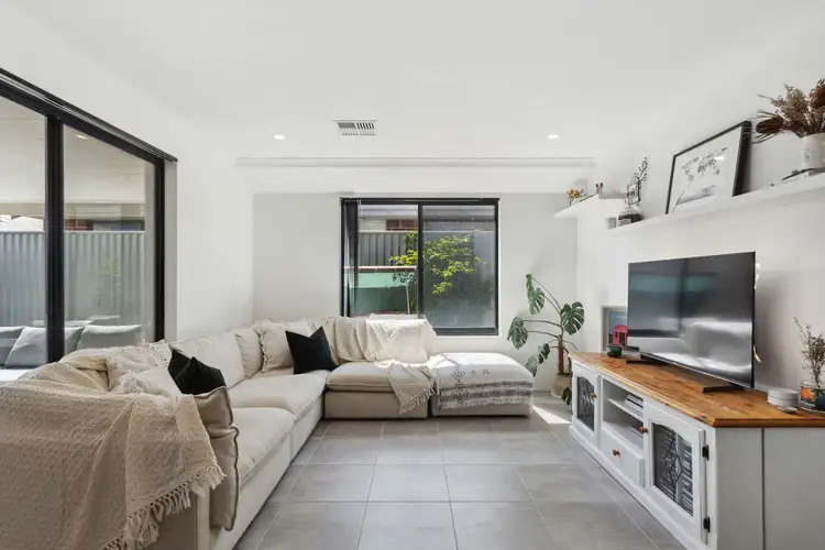 Fourth view of Homely house listing, 7 JONQUIL STREET, Eglinton WA 6034