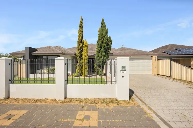 24 Aroona Way
