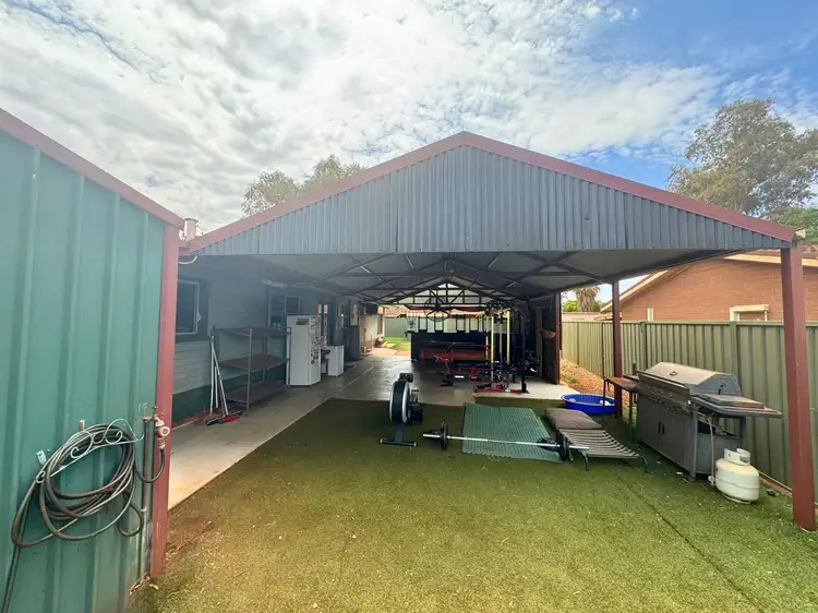 2 Ross Avenue, Newman WA 6753