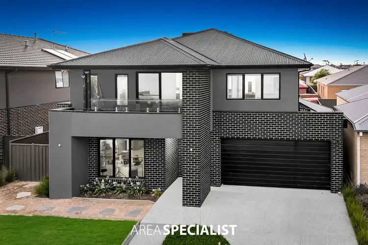 19 Watercolour Boulevard, Clyde North VIC 3978