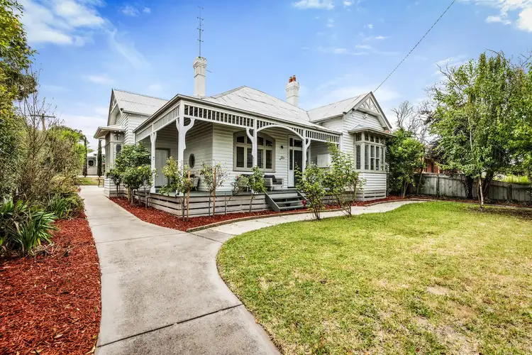 21 Neale Street, Kennington VIC 3550