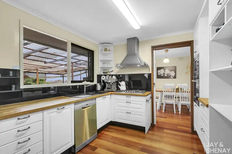 Fifth view of Homely house listing, 4 Coledale Close, Endeavour Hills VIC 3802