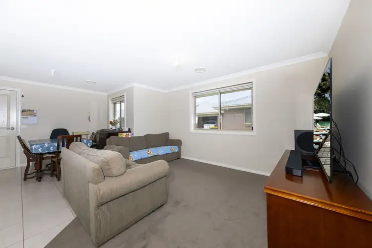 4/235 Princes Way, Drouin VIC 3818