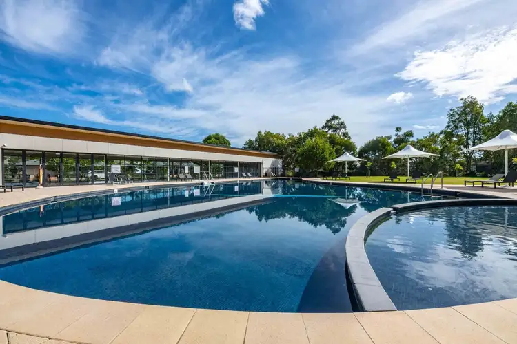 42 Kooindah Boulevard