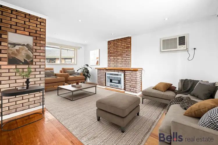 3 Hotham Close