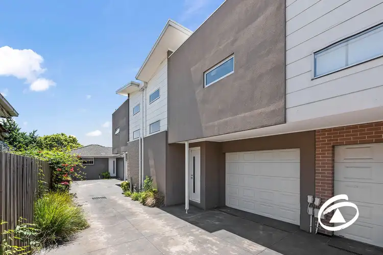 2/13 Grandview Avenue, Dandenong VIC 3175