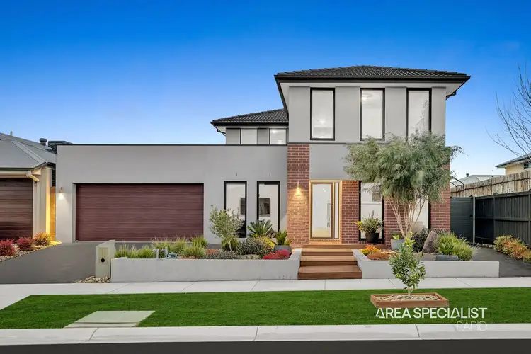 4 Colonnade Street, Clyde North VIC 3978