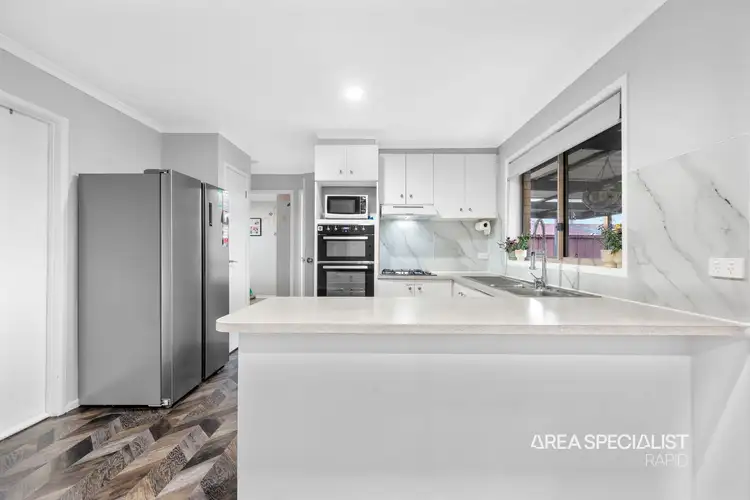 Fifth view of Homely house listing, 1 Lowther Court, Cranbourne North VIC 3977