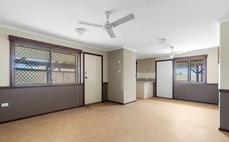Second view of Homely house listing, 5/4 Grant Street, Bulgarra WA 6714