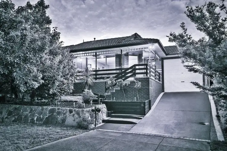 14 Valley View Crescent, Berwick VIC 3806