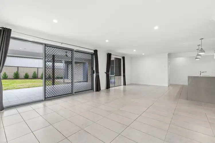 Sixth view of Homely house listing, 7 Lakeview Avenue, Rosenthal Heights QLD 4370