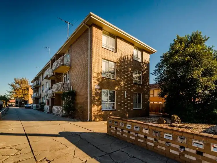 9/5 King Edward Avenue, Albion VIC 3020