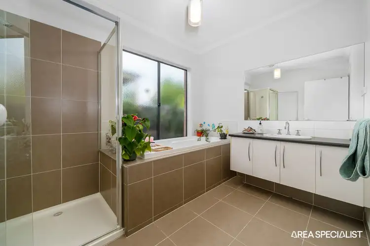 Sixth view of Homely house listing, 8 Sagan Drive, Cranbourne North VIC 3977