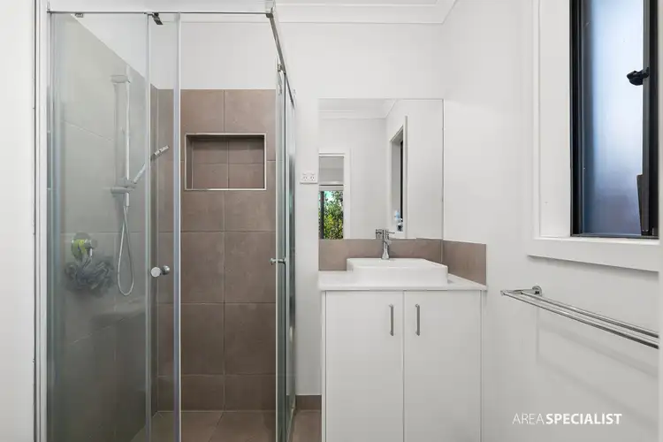 Fifth view of Homely house listing, 2 Nandewar Street, Werribee VIC 3030